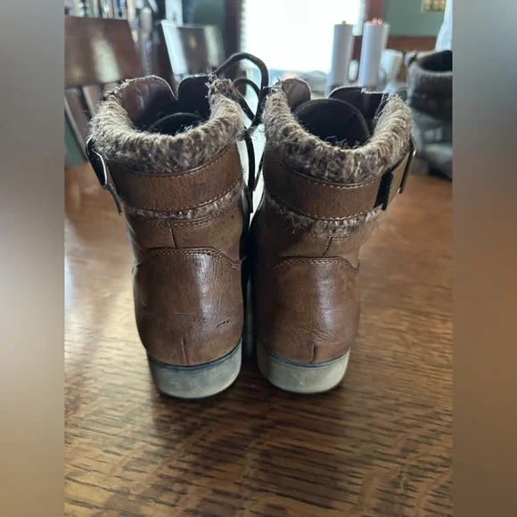 Women’s Brown Lace-Up Ankle Combat Boots (9) - Picture 5 of 8